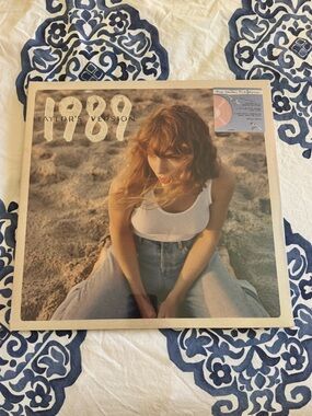 NEW Taylor Swift 1989 (Taylor’s Version) Rose Garden Vinyl